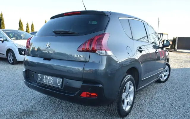 PEUGEOT 3008 HDi 115 Allure