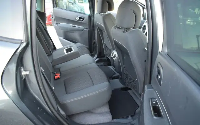 PEUGEOT 3008 HDi 115 Allure