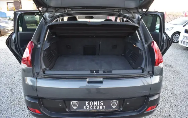 PEUGEOT 3008 HDi 115 Allure