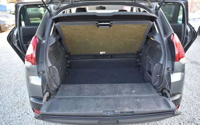 PEUGEOT 3008 HDi 115 Allure