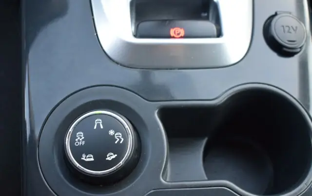 PEUGEOT 3008 HDi 115 Allure