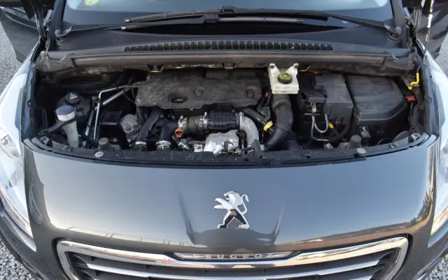 PEUGEOT 3008 HDi 115 Allure