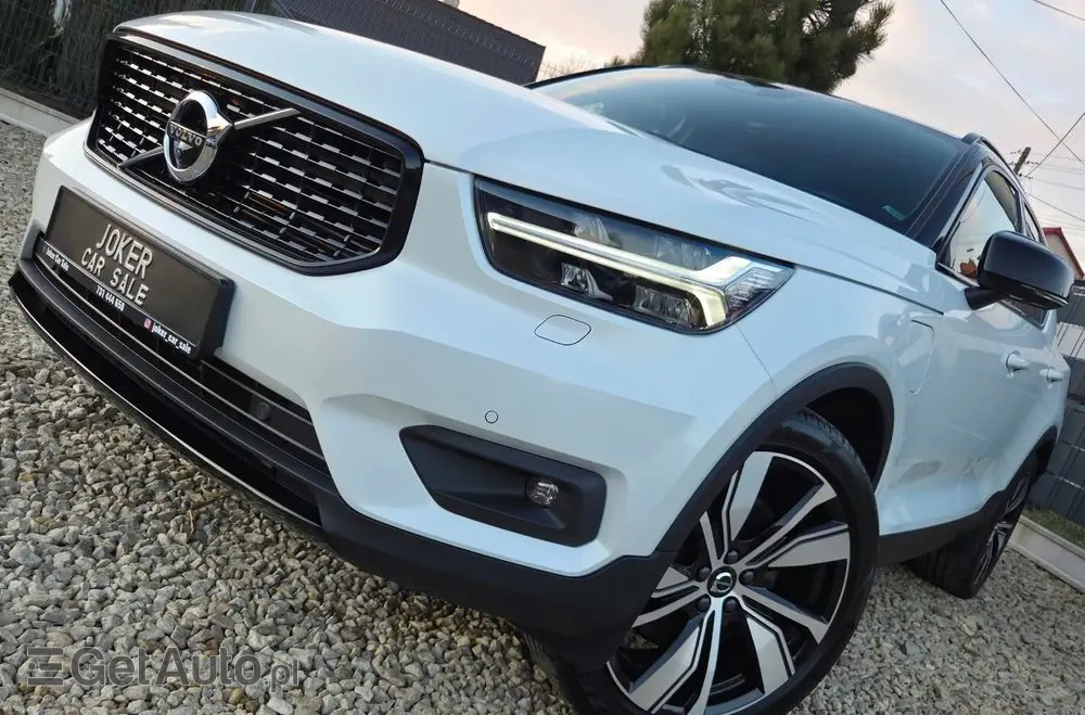 VOLVO XC 40 T5 Recharge DKG Plus Dark