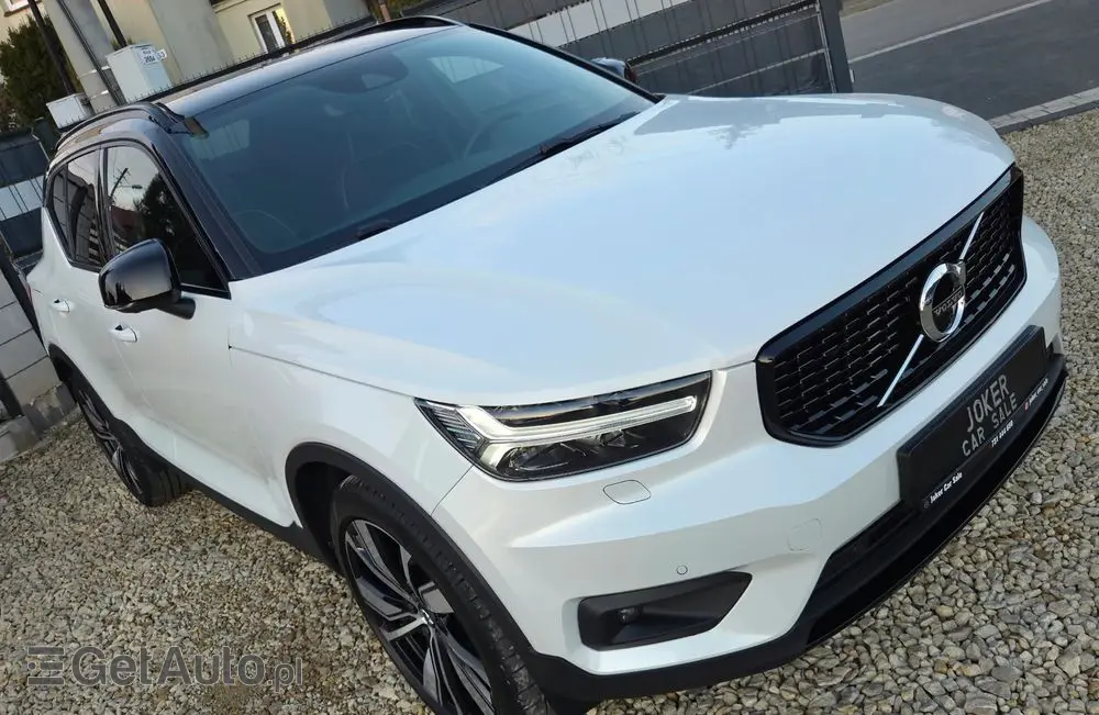 VOLVO XC 40 T5 Recharge DKG Plus Dark