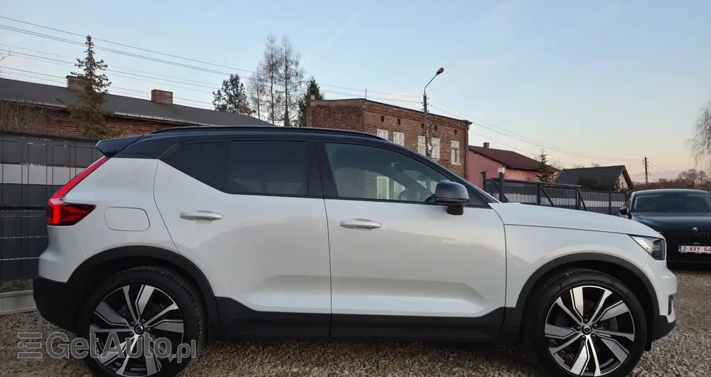 VOLVO XC 40 T5 Recharge DKG Plus Dark