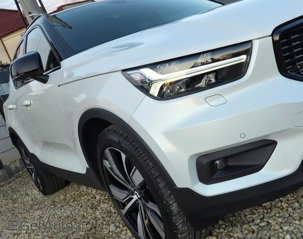 VOLVO XC 40 T5 Recharge DKG Plus Dark
