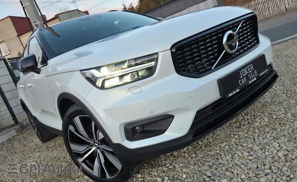 VOLVO XC 40 T5 Recharge DKG Plus Dark