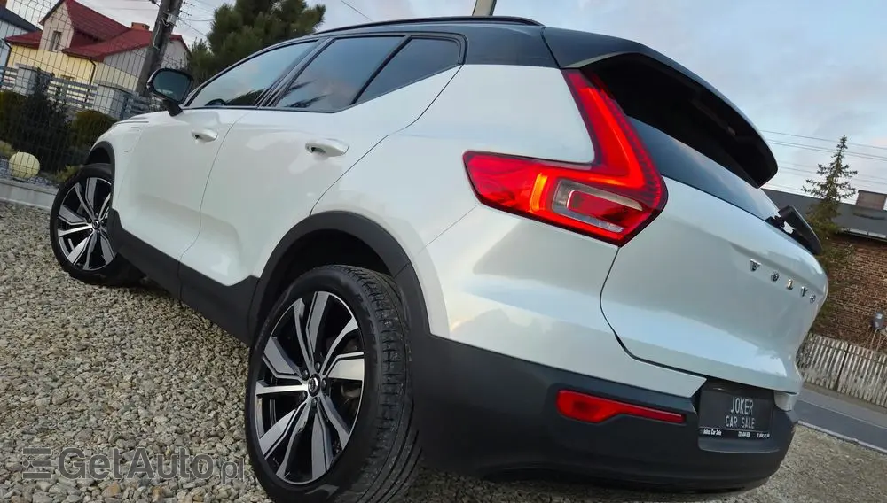 VOLVO XC 40 T5 Recharge DKG Plus Dark