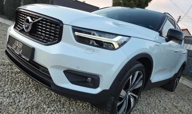 VOLVO XC 40 T5 Recharge DKG Plus Dark