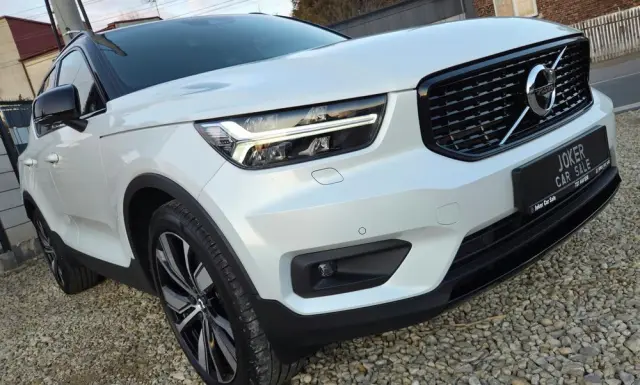 VOLVO XC 40 T5 Recharge DKG Plus Dark