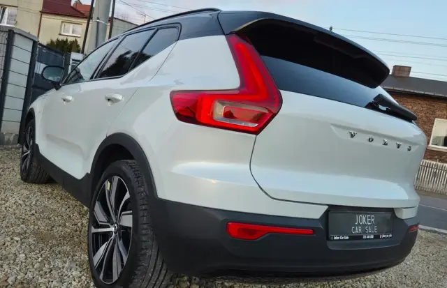 VOLVO XC 40 T5 Recharge DKG Plus Dark