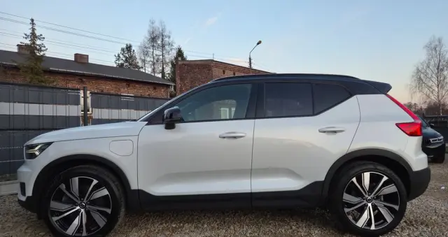VOLVO XC 40 T5 Recharge DKG Plus Dark