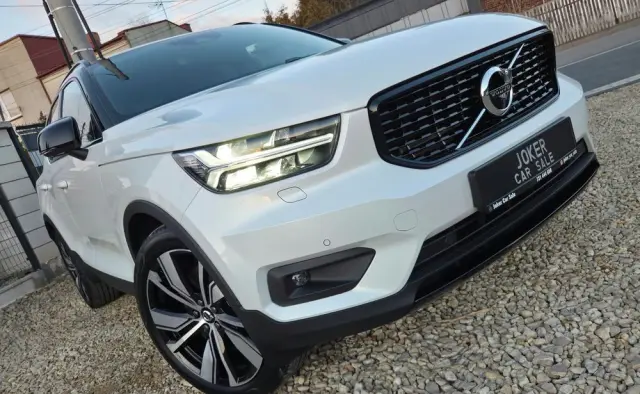 VOLVO XC 40 T5 Recharge DKG Plus Dark