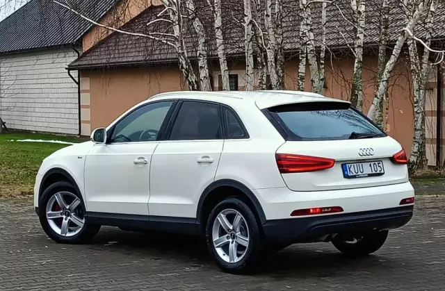 AUDI Q3 