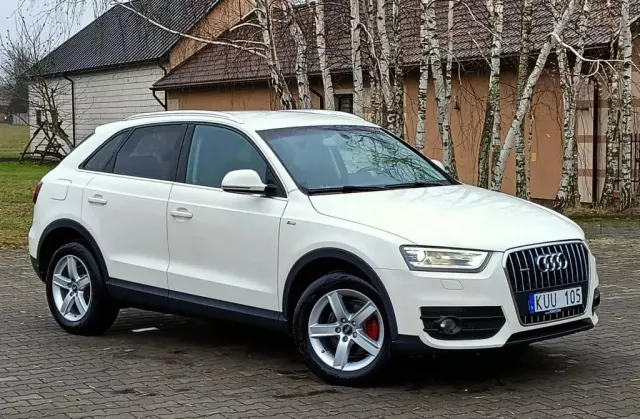 AUDI Q3 