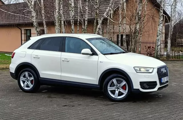 AUDI Q3 