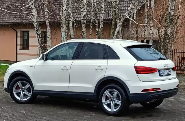 AUDI Q3 