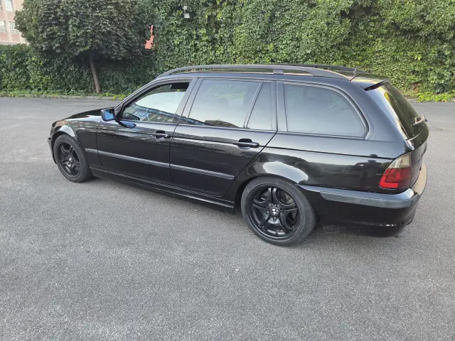 BMW Seria 3 330i