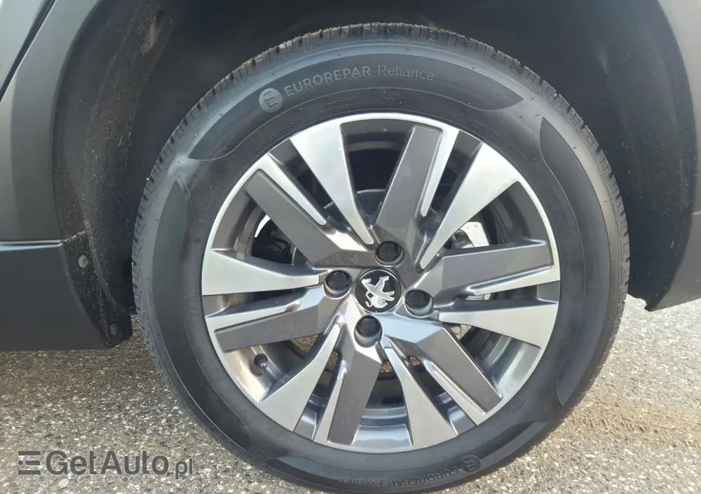 PEUGEOT 2008 PureTech 82 Allure