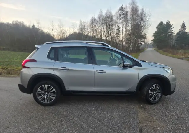 PEUGEOT 2008 PureTech 82 Allure