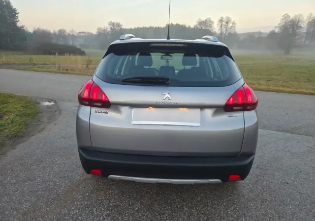 PEUGEOT 2008 PureTech 82 Allure