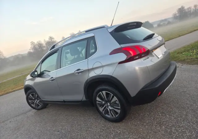 PEUGEOT 2008 PureTech 82 Allure