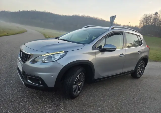PEUGEOT 2008 PureTech 82 Allure
