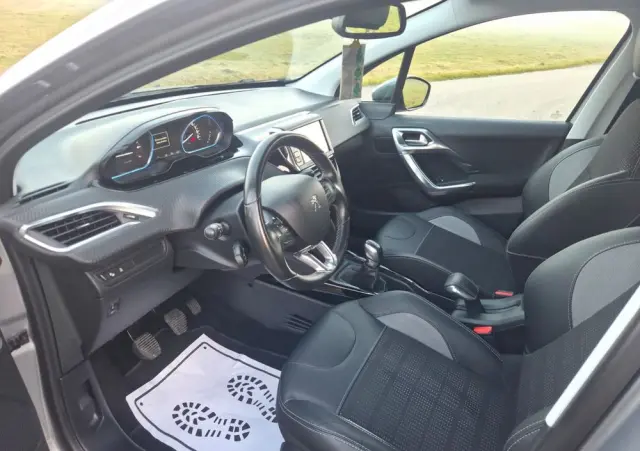 PEUGEOT 2008 PureTech 82 Allure