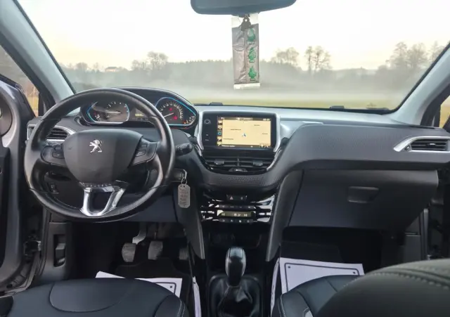 PEUGEOT 2008 PureTech 82 Allure