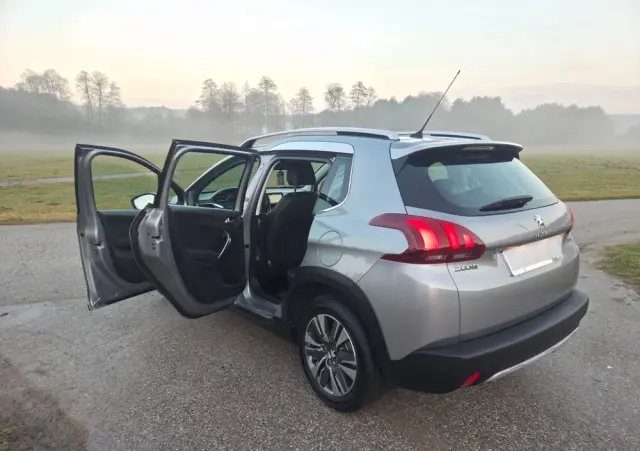 PEUGEOT 2008 PureTech 82 Allure