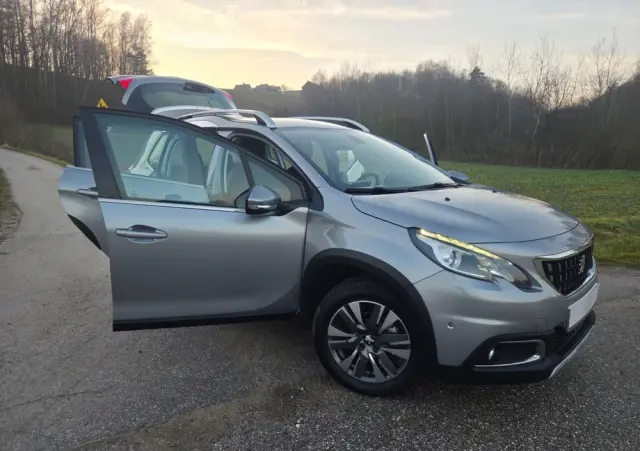 PEUGEOT 2008 PureTech 82 Allure