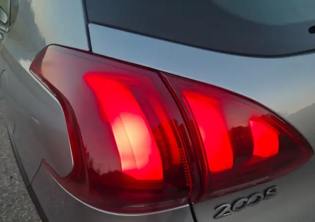 PEUGEOT 2008 PureTech 82 Allure