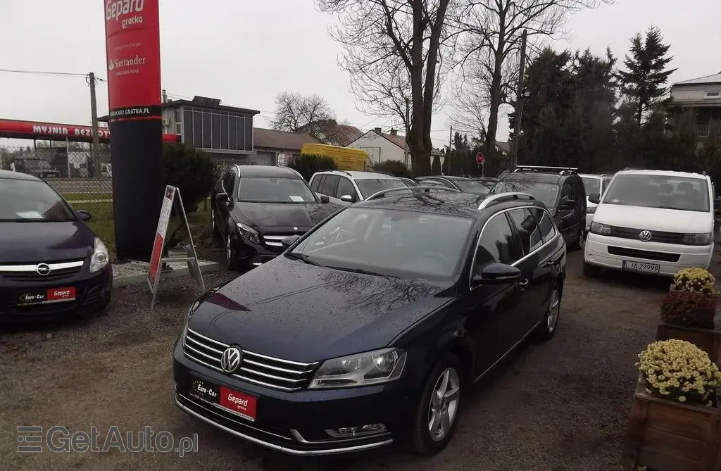 VOLKSWAGEN Passat 