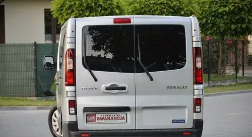 RENAULT Trafic 