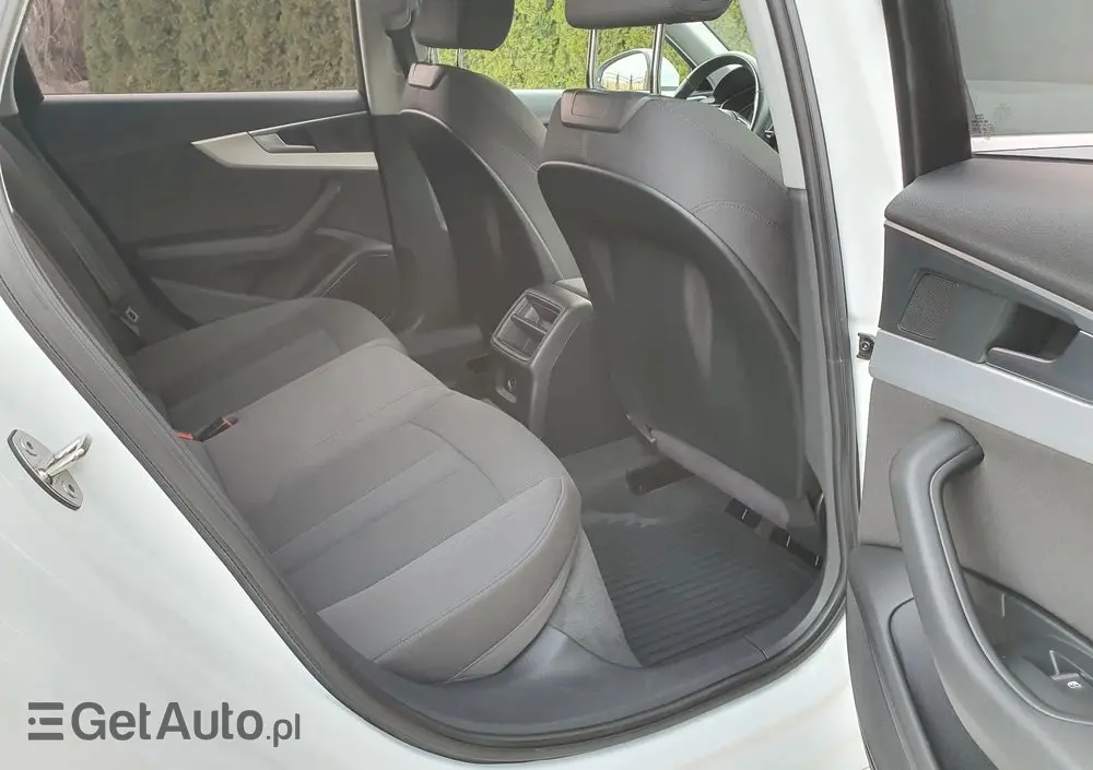 AUDI A4 Limousine 