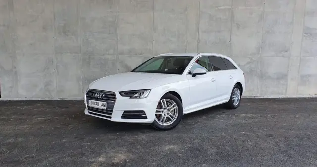 AUDI A4 Limousine 
