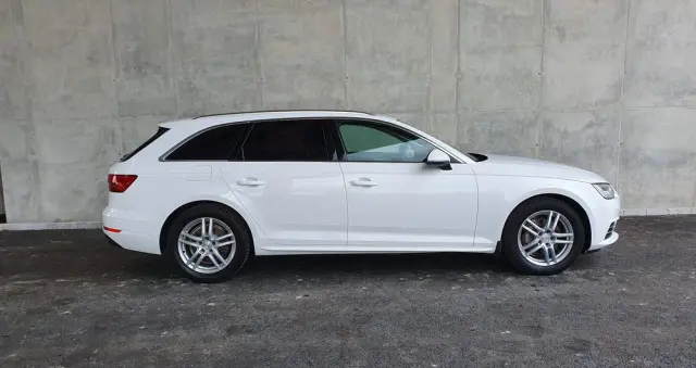 AUDI A4 Limousine 
