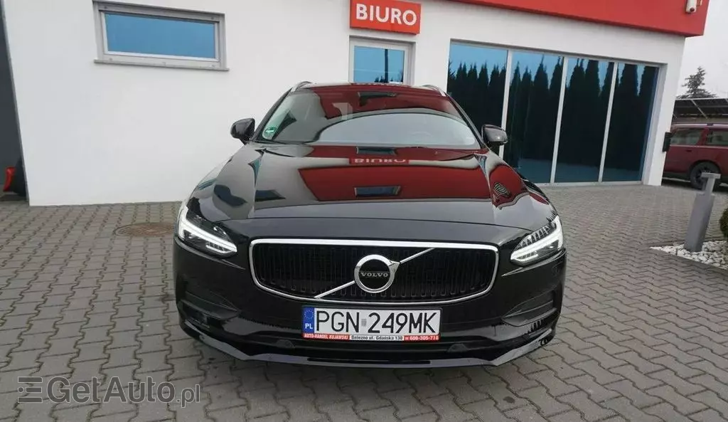 VOLVO V90 