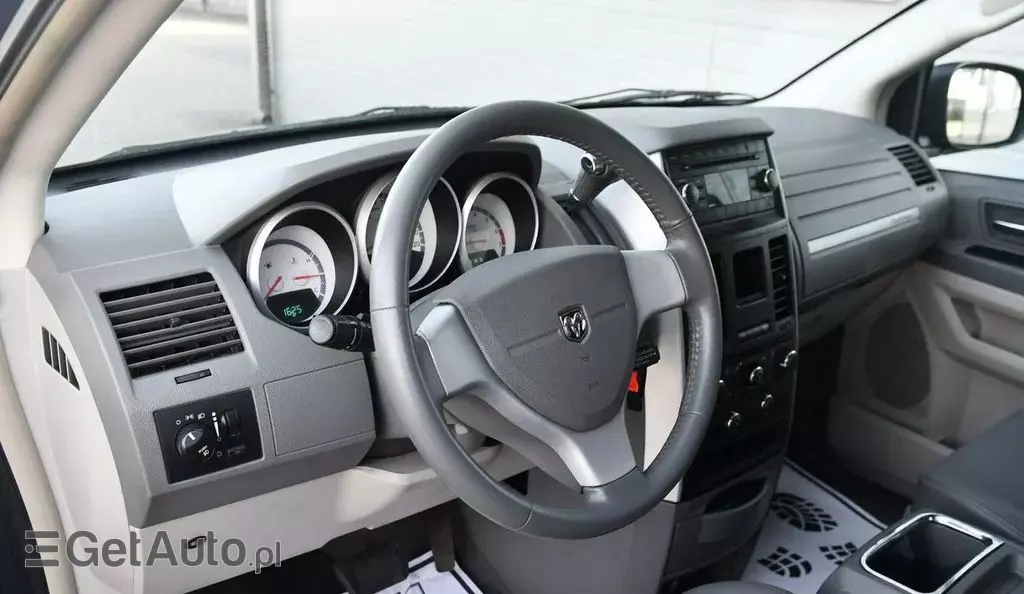 DODGE Grand Caravan 