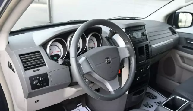 DODGE Grand Caravan 