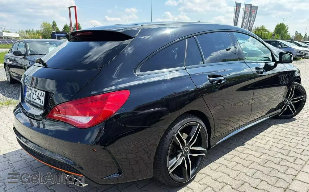 MERCEDES-BENZ CLA Shooting Brake 220 (CDI) d 4Matic 7G-DCT Orange Art Edition