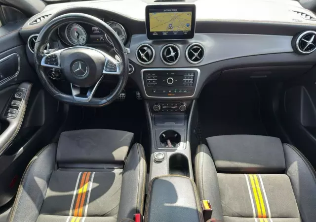 MERCEDES-BENZ CLA Shooting Brake 220 (CDI) d 4Matic 7G-DCT Orange Art Edition