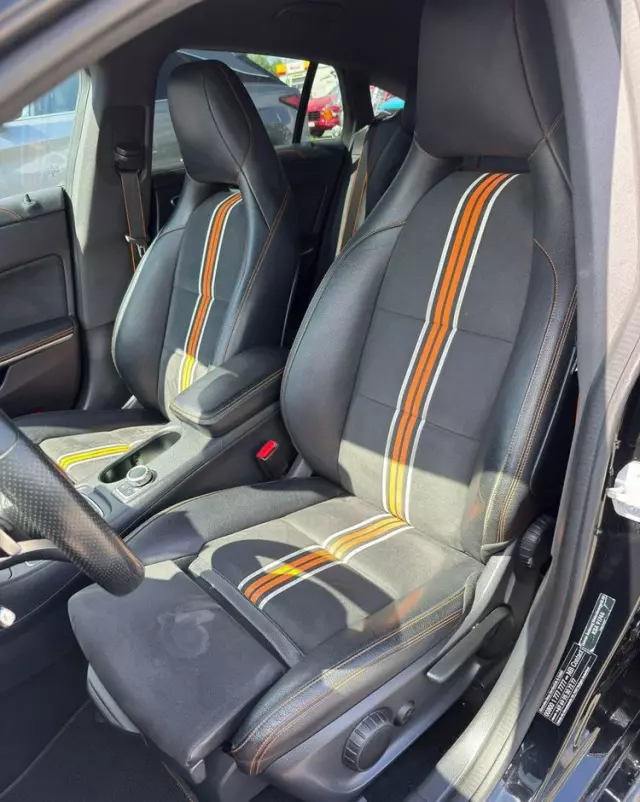 MERCEDES-BENZ CLA Shooting Brake 220 (CDI) d 4Matic 7G-DCT Orange Art Edition