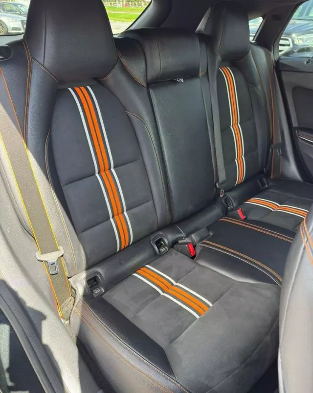 MERCEDES-BENZ CLA Shooting Brake 220 (CDI) d 4Matic 7G-DCT Orange Art Edition