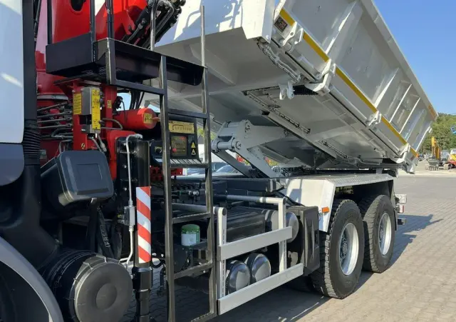 RENAULT Kerax 26.390 6x4 Mocny HDS FASSI F170 Sterowanie Radiowe 