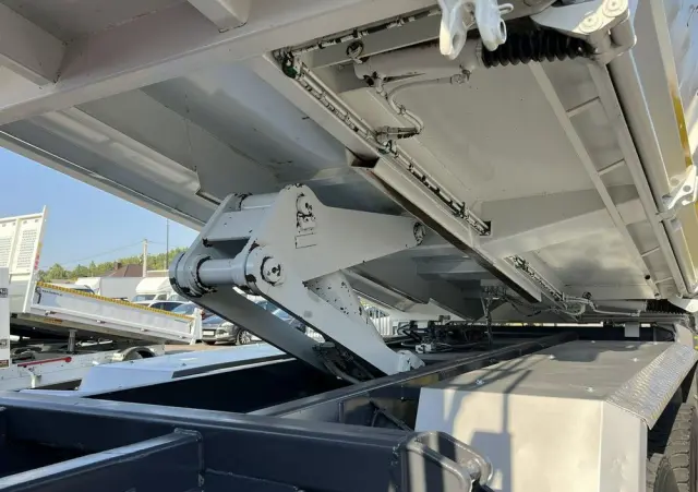 RENAULT Kerax 26.390 6x4 Mocny HDS FASSI F170 Sterowanie Radiowe 