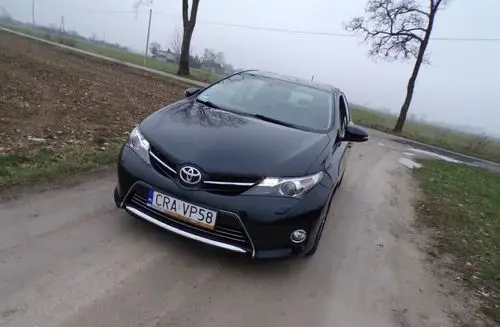 TOYOTA Auris 