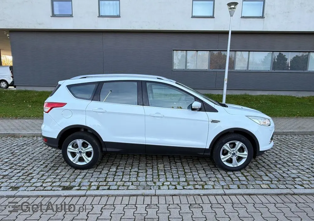 FORD Kuga 1.5 EcoBoost 2x4 Titanium