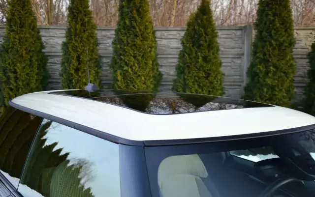 MINI Cooper SE Resolute Edition