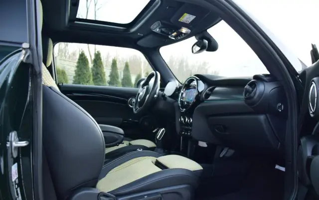 MINI Cooper SE Resolute Edition